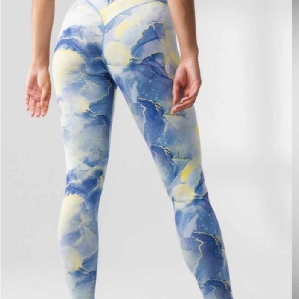 Vitality leggings 
Skye